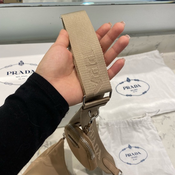 ‼️ SOLD ‼️Prada re-edition nylon cross body bag - Picture 13 of 15
